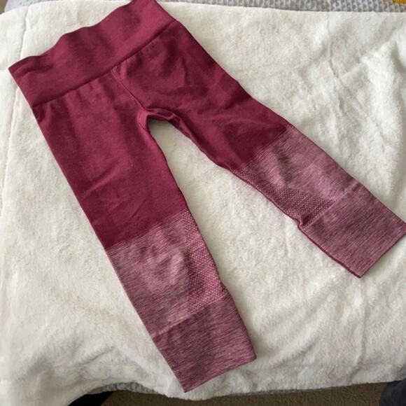 Lululemon Ebb to Street Seamless Ombré burgundy and white crop leggings size‎ 6 - Picture 2 of 8